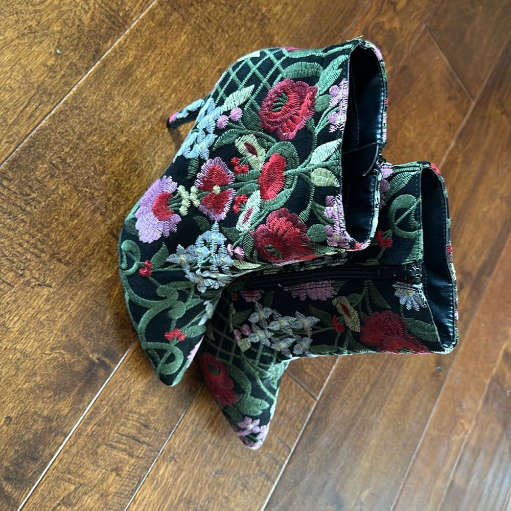 New floral print boots